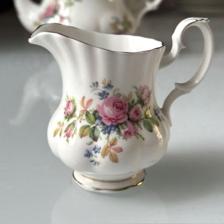 Молочник Royal Albert Moss Rose 150 мл Англия 1960 - 1970 гг.   