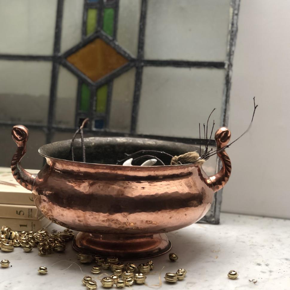 Кашпо медное с ручками