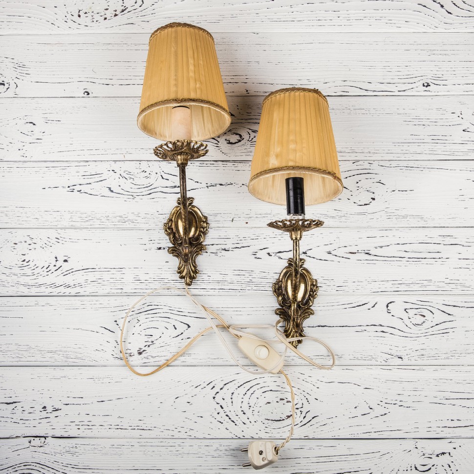 Бра пара с одним источником питания