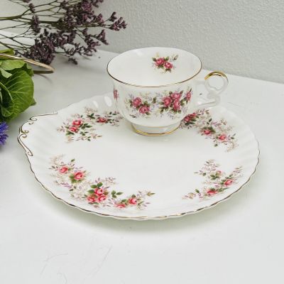 Тарелка с углублением для чашки Royal Albert Lavender Rose 22 см Англия 