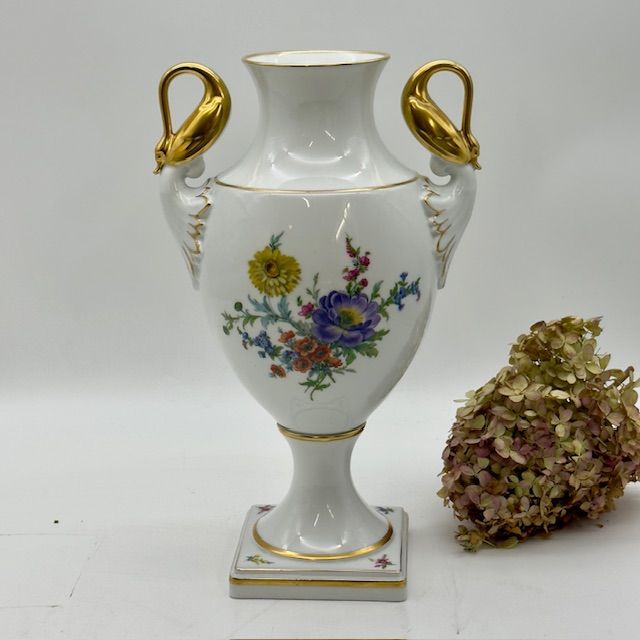 Ваза амфора Лебеди Kaiser Gloria Мейсенский букет 34 см Германия