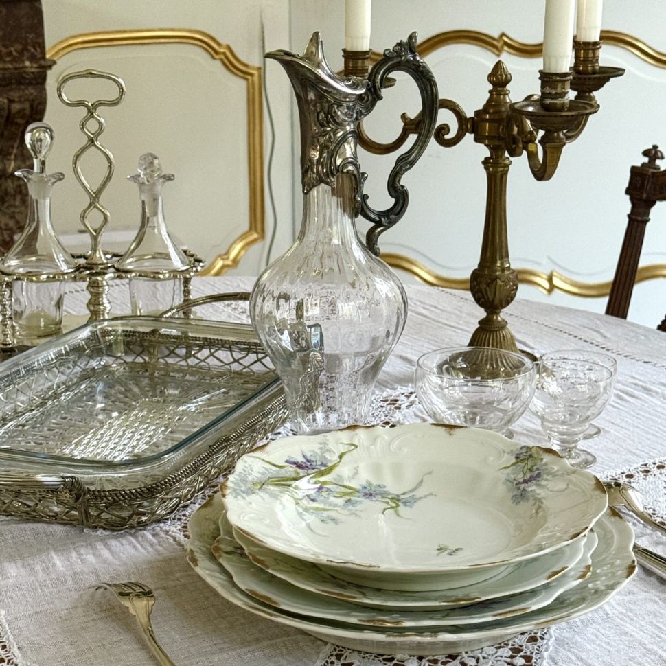 Тарелка глубокая Limoges Голубые ирисы 24 см фарфор 1895 гг. Франция 