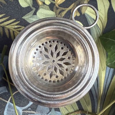 Ситечко для чая на подставке 8 см серебрение