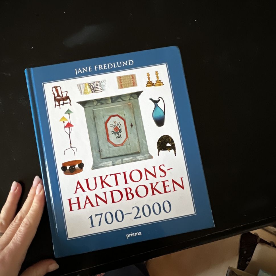 Книга "настольная книга антиквара" 1700-2000 Швеция