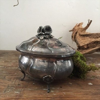 Шкатулка бонбоньерка мельхиор Классика