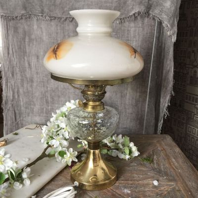 Лампа электрическая настольная в стиле масляной лампы 