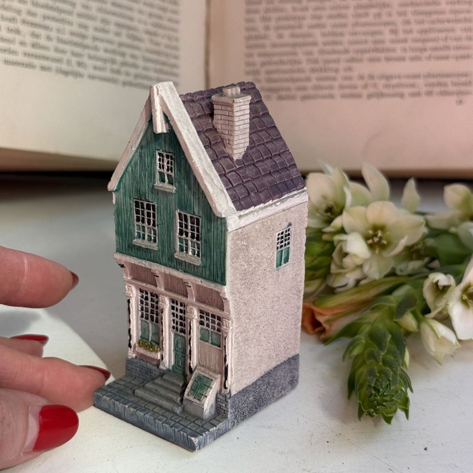 Статуэтка Голландский домик зеленый 10 см керамика