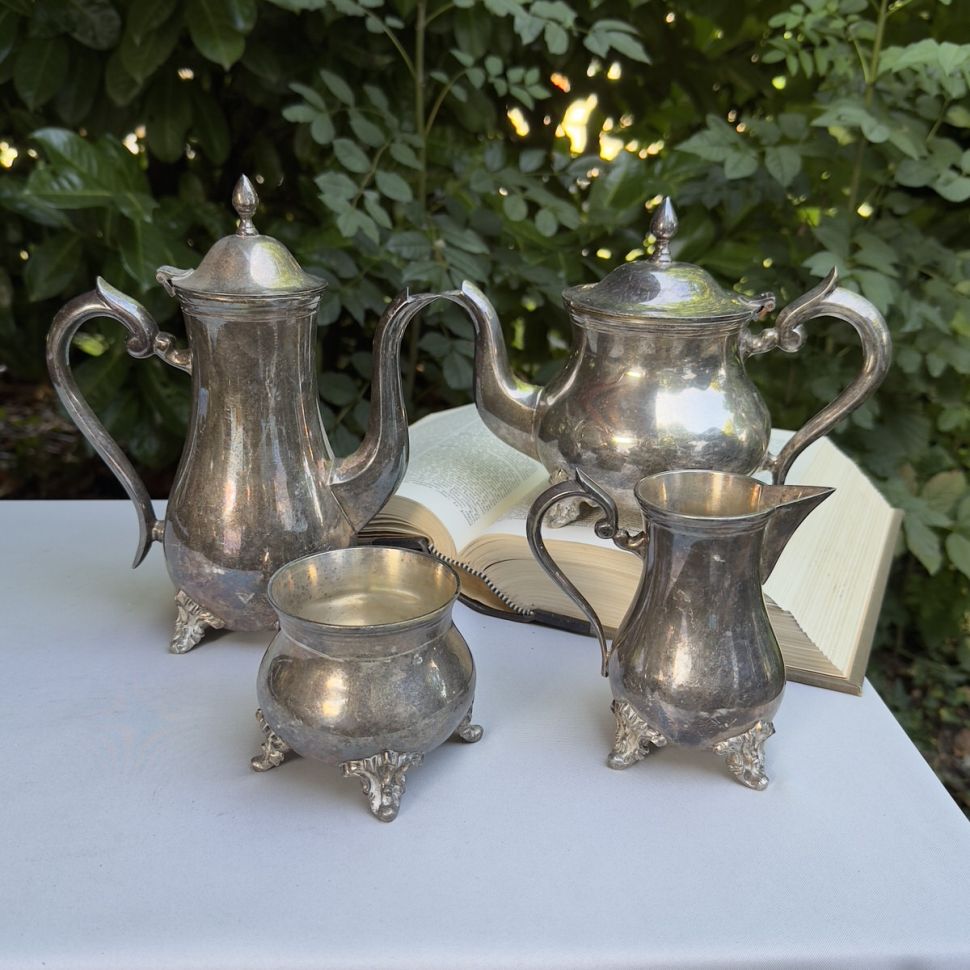 Сахарница и молочник серебрение мельхиор 2 предмета Англия