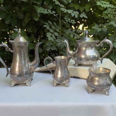 Сахарница и молочник серебрение мельхиор 2 предмета Англия