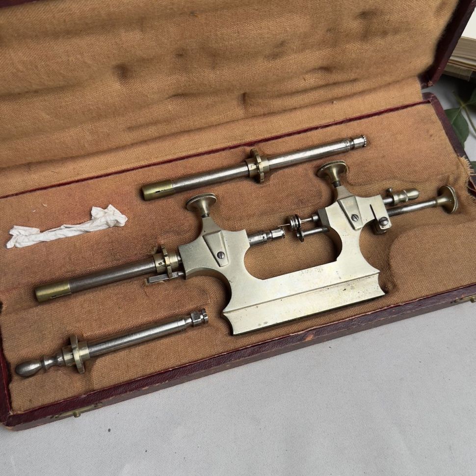 Станок часового мастера Tour a Pivoter Франция