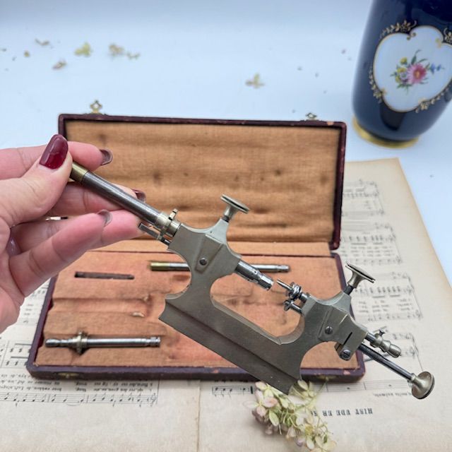 Станок часового мастера Tour a Pivoter Франция