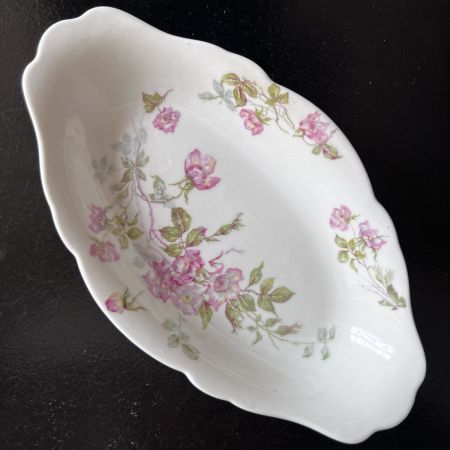 Блюдо овальное Limoges Шиповник 23 см Франция