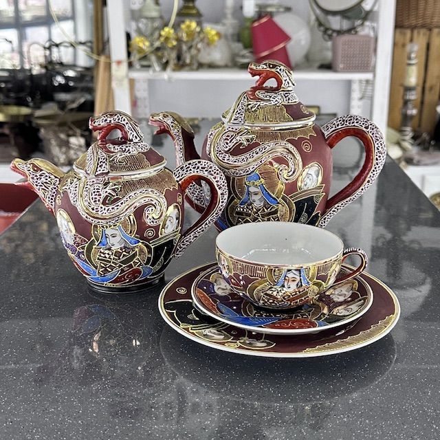 Тарелка Каннон с бессмертными Satsuma 19 см фарфор Япония