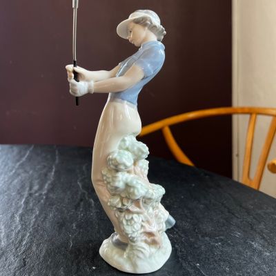 Статуэтка NAO by Lladro Гольфист 26 см 1985 г. фарфор Испания