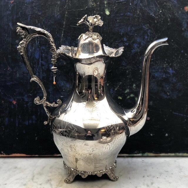 Кофейник чайник с цветами