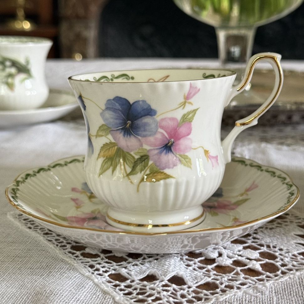 Чайная пара Queens Цветы месяца Август 220 мл фарфор Англия