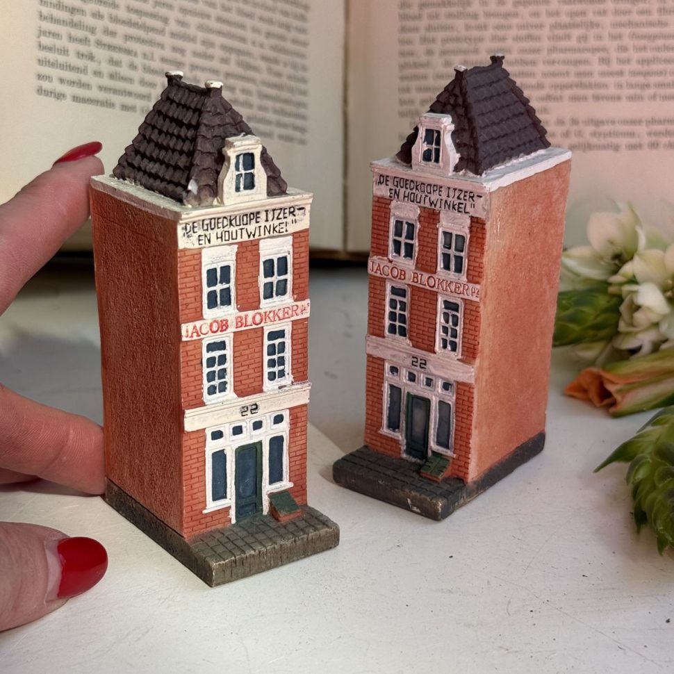 Статуэтка Голландский домик Скобяная лавка 10 см керамика