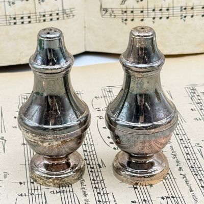 Солонка и перечница 10 см мельхиор