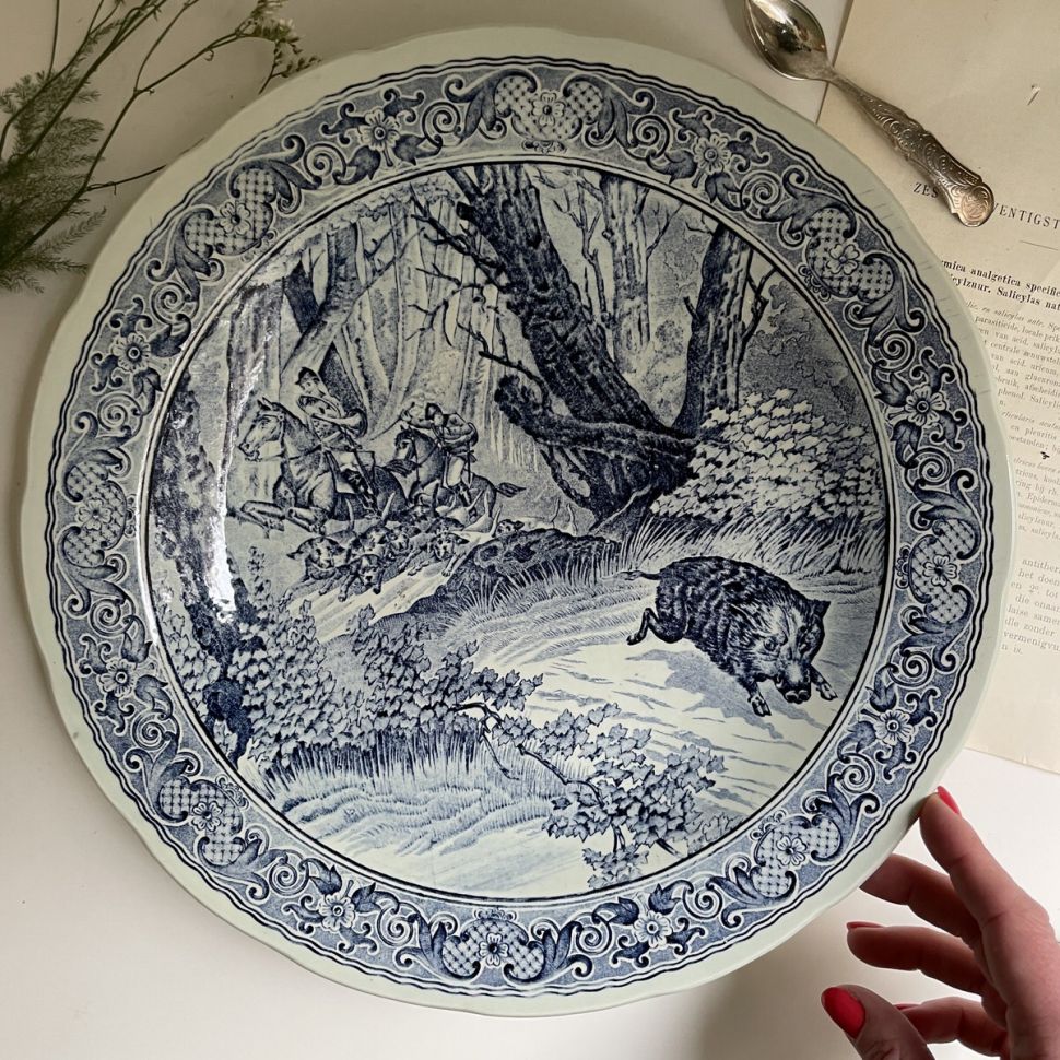 Тарелка блюдо Maastricht Royal Sphinx Охота на кабана 39 см Голландия