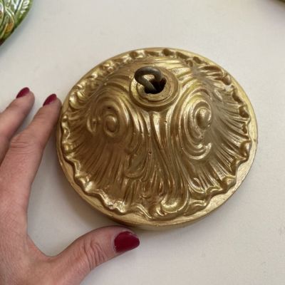 Розетка для люстры с подвесом гипс