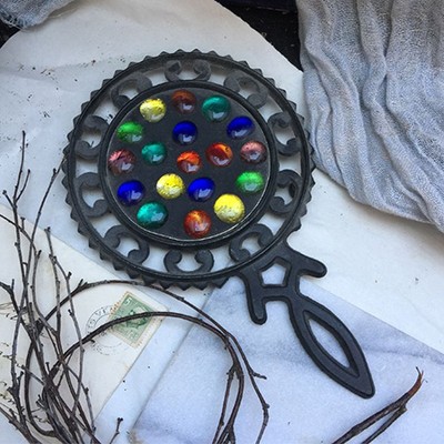 Подставка под горячее чугун и цветное стекло