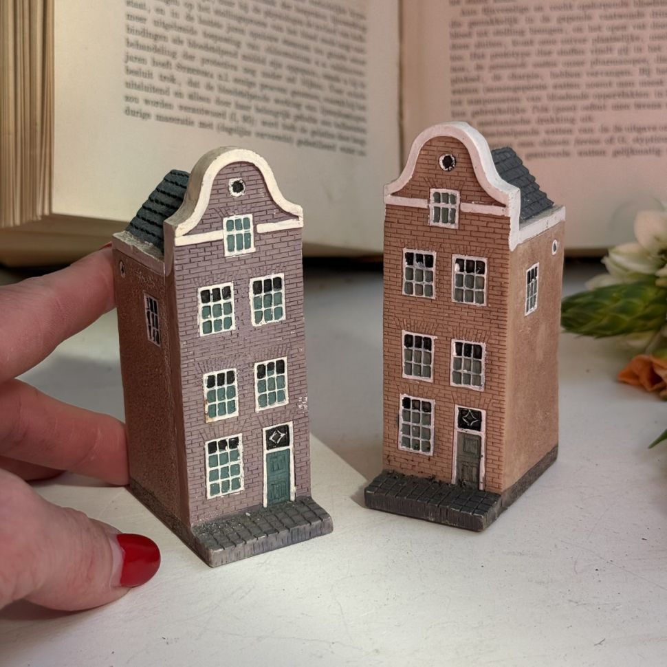 Статуэтка Голландский домик лиловый 10 см керамика