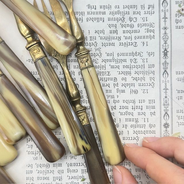 Вилка трезубец 17 см латунь бакелит Франция изъян