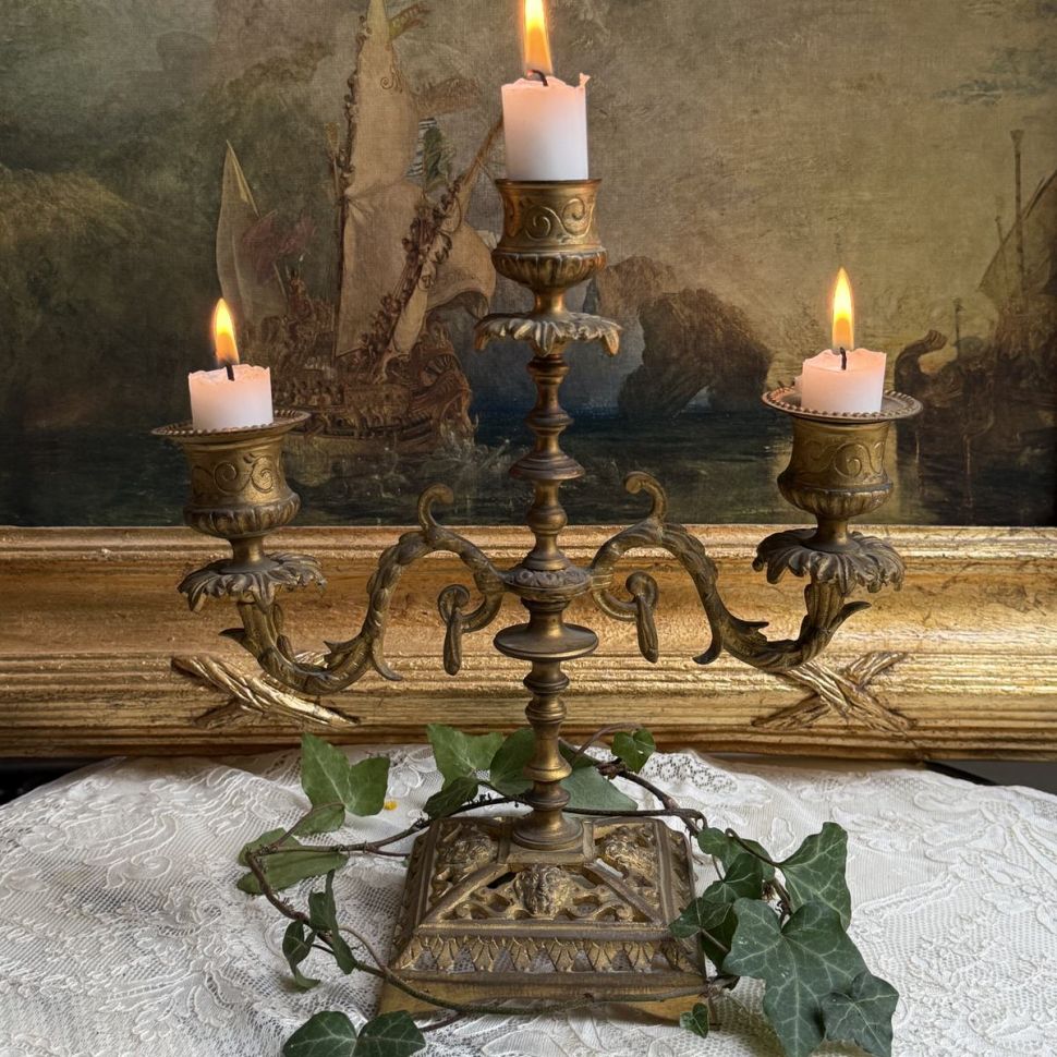 Подсвечник на три свечи в стиле Луи XV Франция 