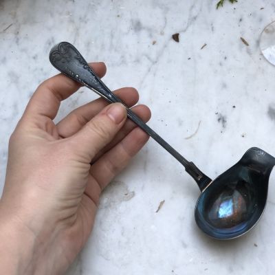 Половник для соуса с вензелями, патина