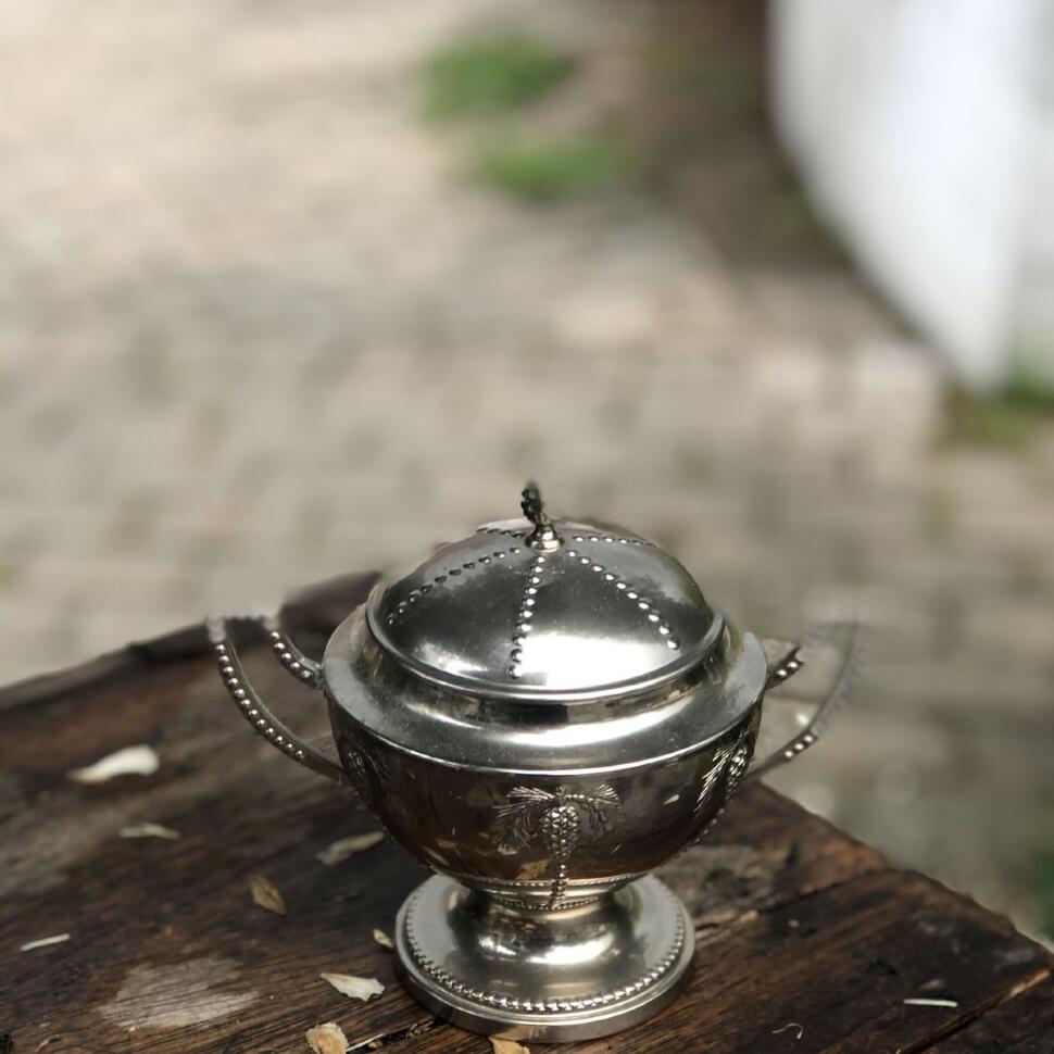 Сахарница Еловые шишки 16 см мельхиор