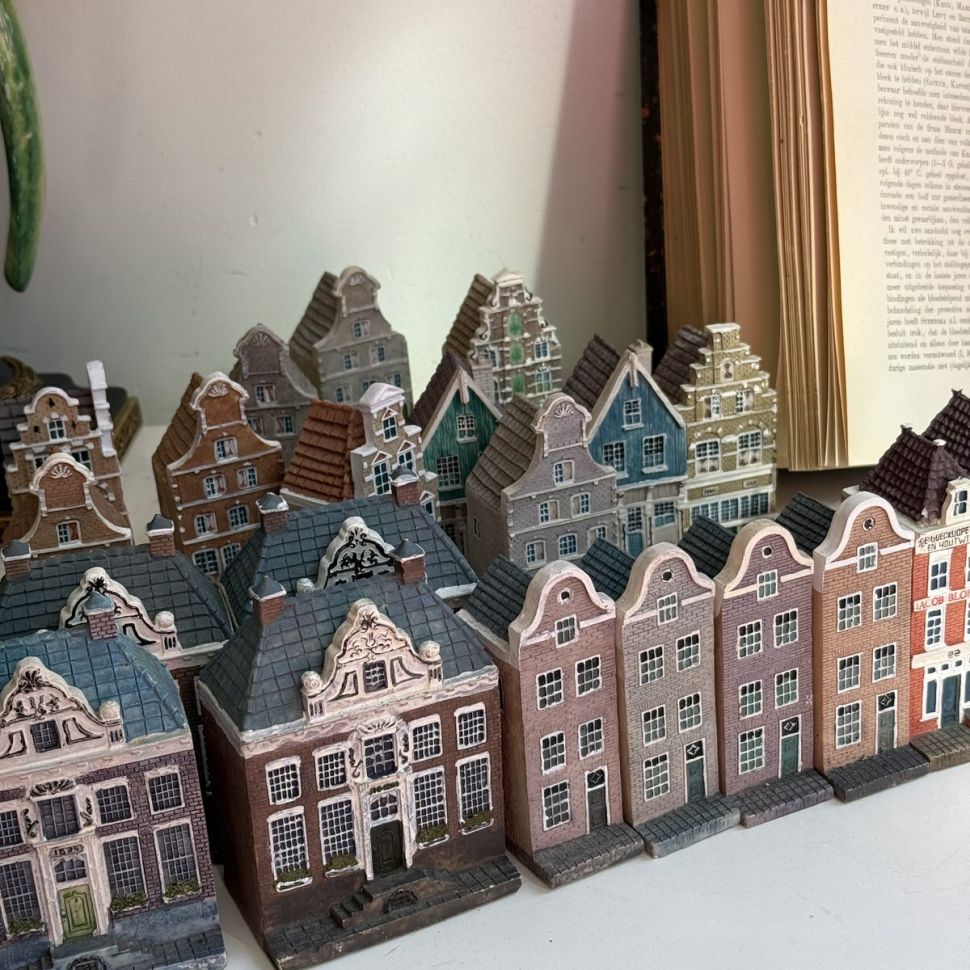 Статуэтка Голландский домик серый 10 см керамика