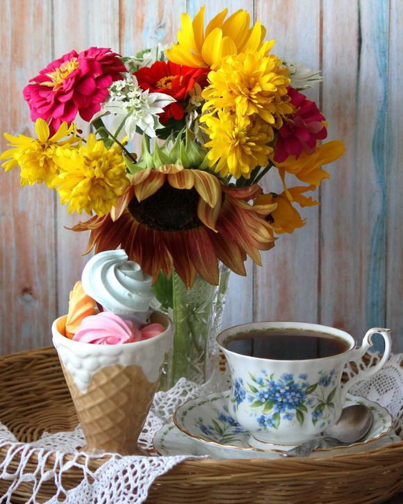 Чайная пара Royal Albert Июль 1970 г. 12 месяцев