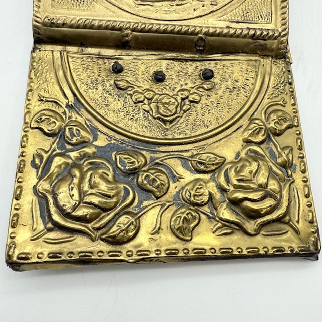 Подставка для писем или газет с рельефными изображениями латунь Франция