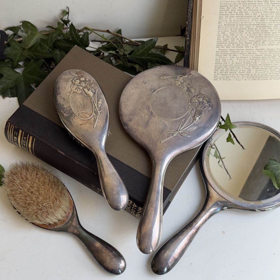 Зеркало щетка расческа набор Гвоздика серебрение