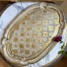 Поднос флорентийский 45 см бежевый золотой дерево
