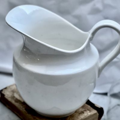 Кувшин белый 1,8 л фаянс 