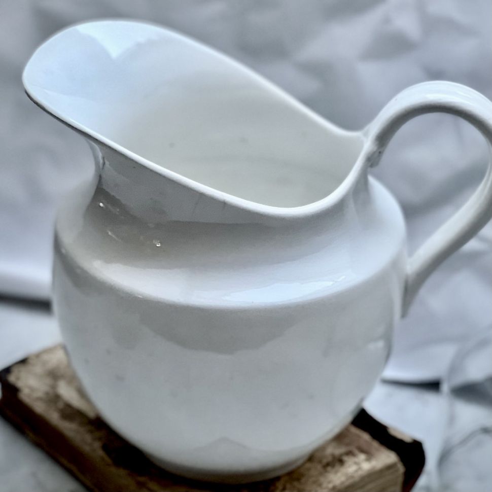 Кувшин белый 1,8 л фаянс 