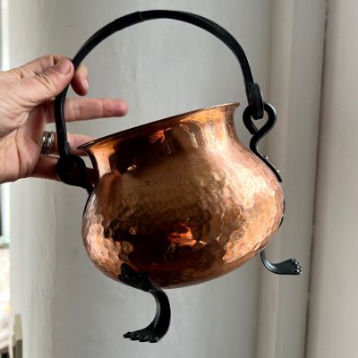 Кашпо зольник на трех лапках 8 см медь