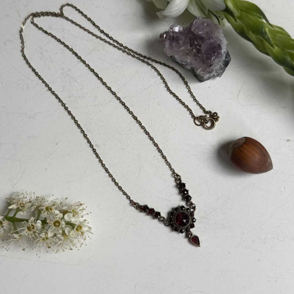 Колье с подвеской 47 см гранат латунь