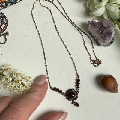 Колье с подвеской 47 см гранат латунь