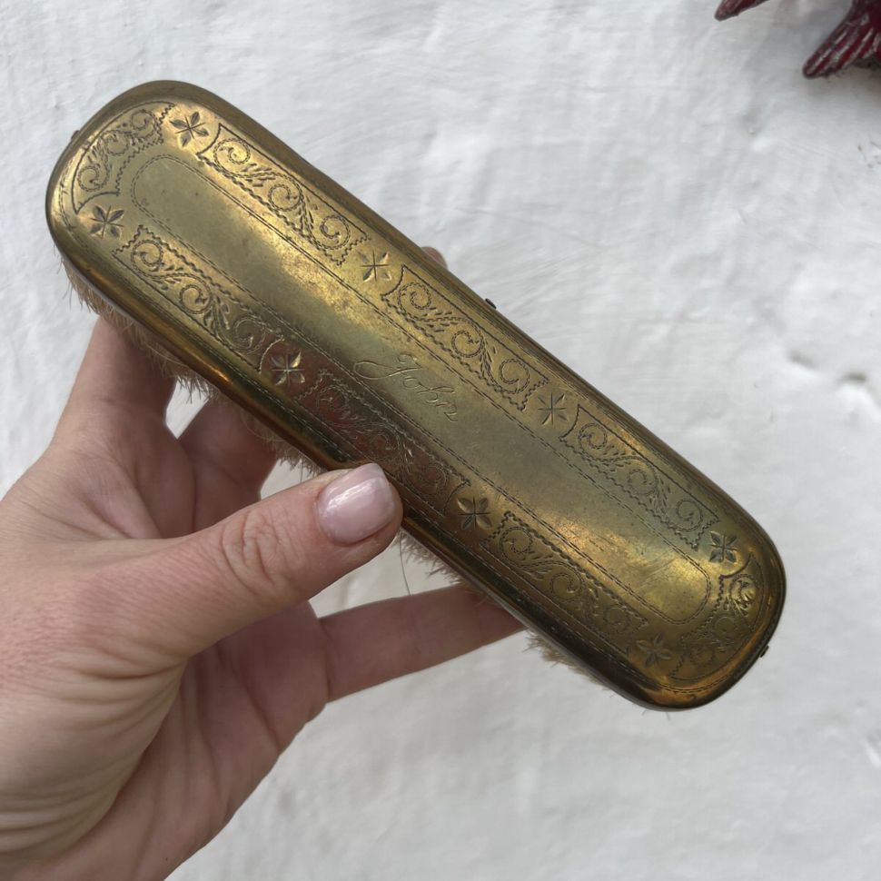 Щетка 17 см латунь гравировка