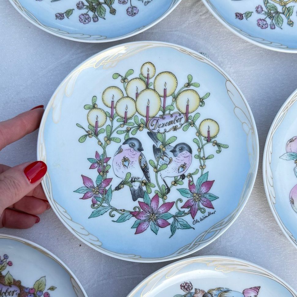 Тарелка Hutschenreuther Снегирь и пуансетия Декабрь 16 см Германия 