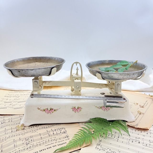 Весы старинные рыночные с двумя чашами Herzog  36 см чугун фаянс