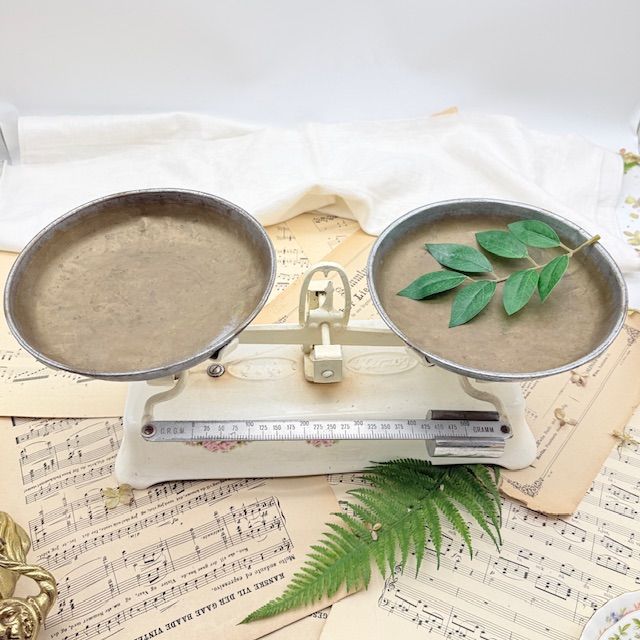 Весы старинные рыночные с двумя чашами Herzog  36 см чугун фаянс