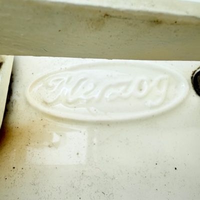 Весы старинные рыночные с двумя чашами Herzog 36 см чугун фаянс