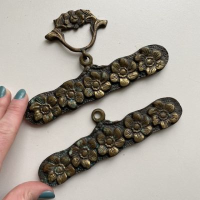 Держатель для сонетки две части бронза цветы