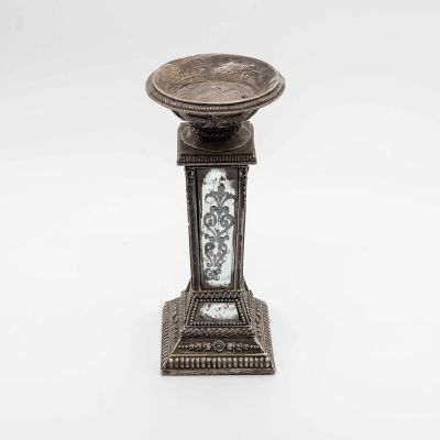 Подставка, подсвечник с зеркальными вставками с малыми трещинками