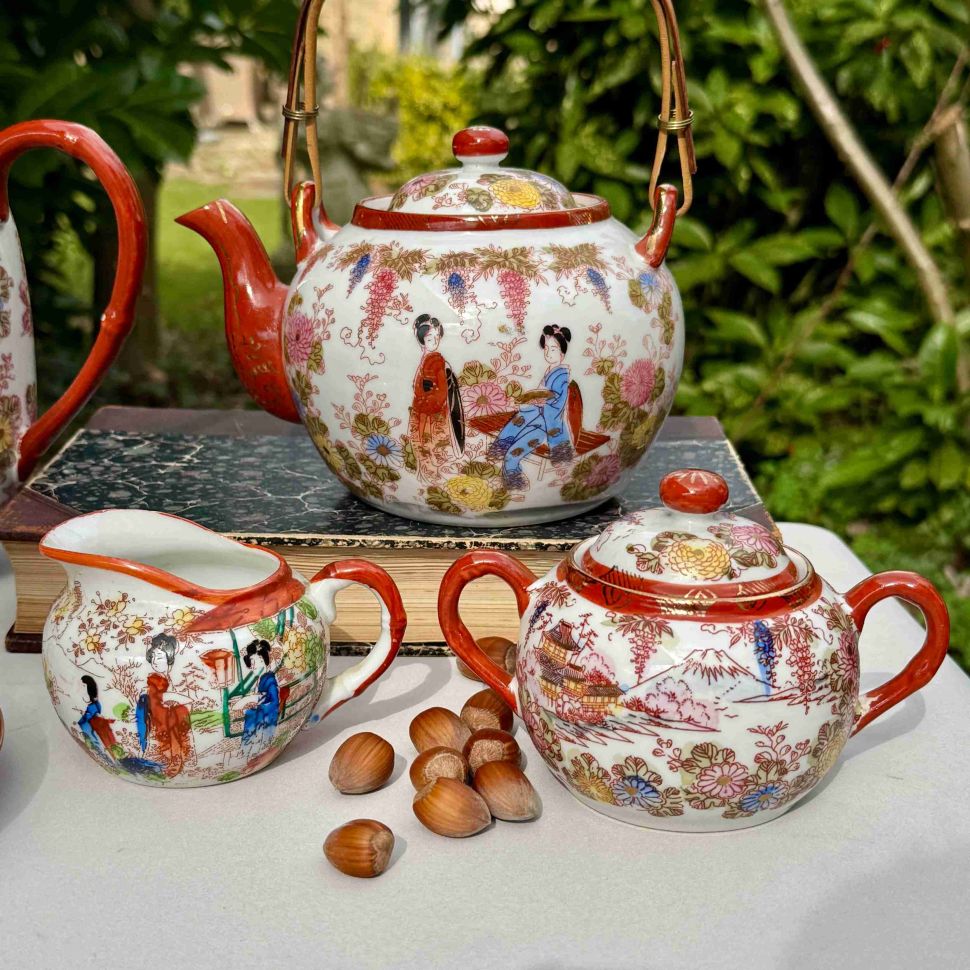 Чайник с ситом Гейши в саду у Фудзиямы 1 л фарфор Япония
