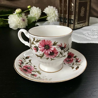 Кофейная пара цветущий репейник Англия Royal Vale