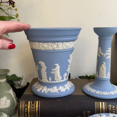 Ваза Wedgwood 17 см бисквитный фарфор Англия 